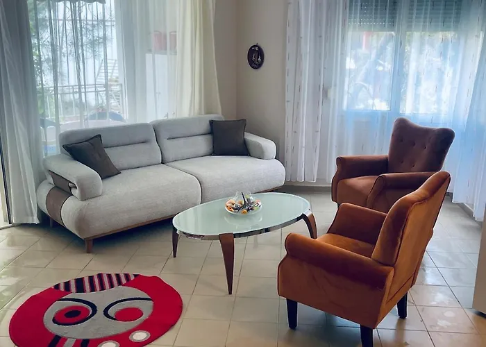 By The Sea Apartman Golem